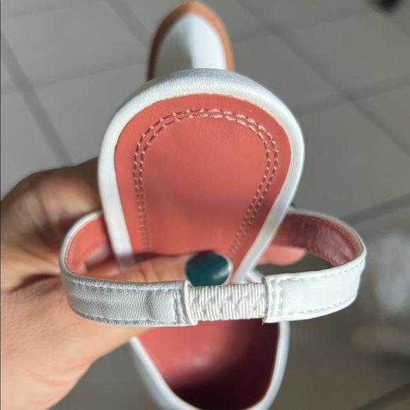 Elegant White Slingback Heels with Crystal Embellishment - Picture 4 of 7